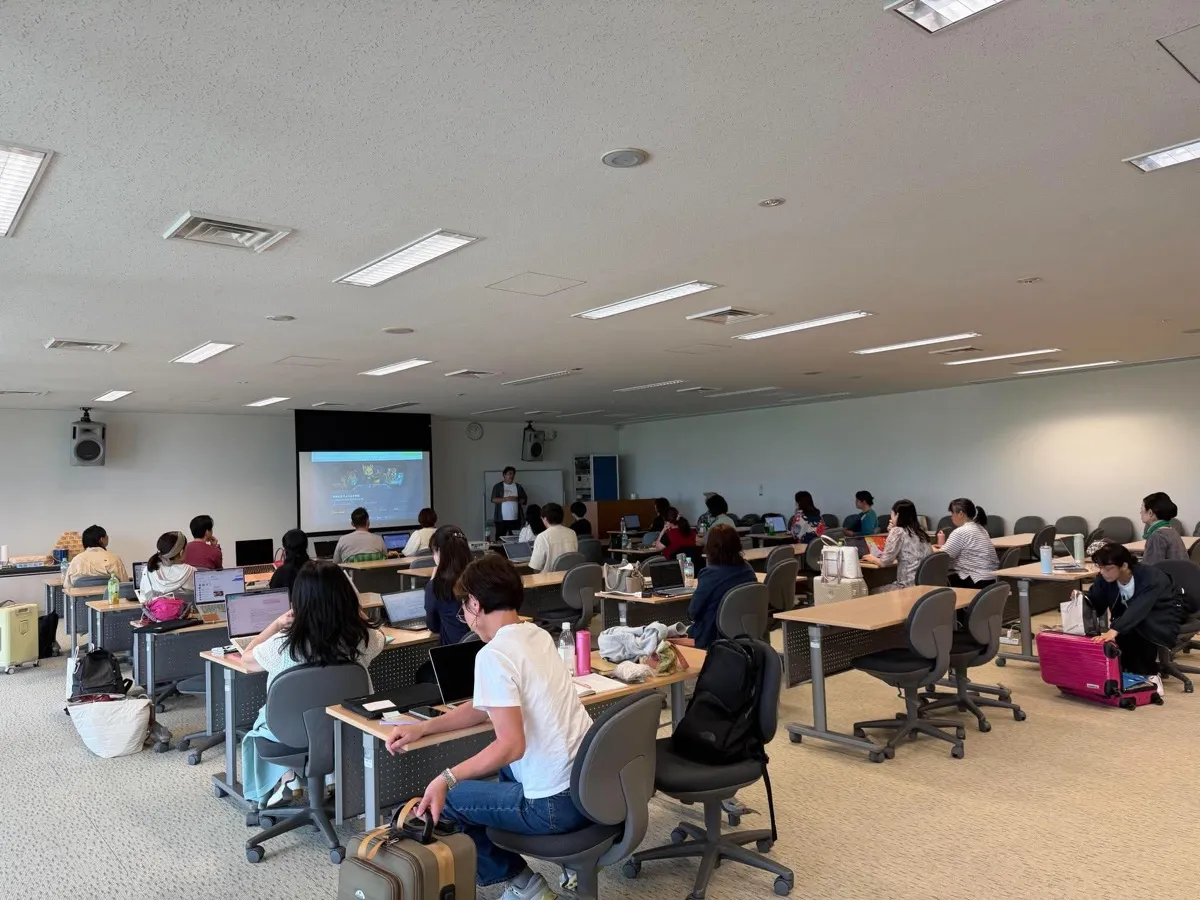 マジリス5でAIエージェント活用を学ぶ研修風景